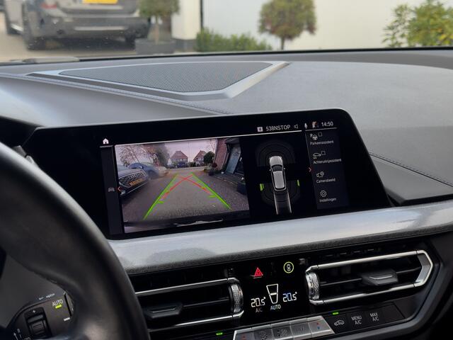 BMW 1-SERIE 118i AUT7 M-SPORT EXECUTIVE EDITION LEDER NAVI CAMERA DIGI-DASH APPLE-CARPLAY LED LMV PDC