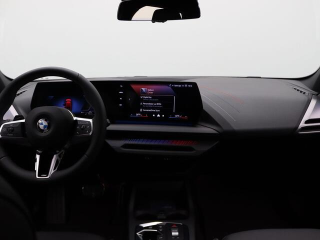 BMW 1-SERIE 120 M Sportpakket Pro | Premium Pack | Achteruitrijcamera | Extra Getint Glas | Driving Assistant | 18''