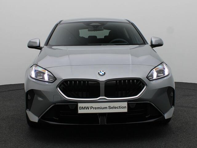 BMW 1-SERIE 120 M Sportpakket Pro | Premium Pack | M Adaptief Onderstel | Parking Assistant | 18''