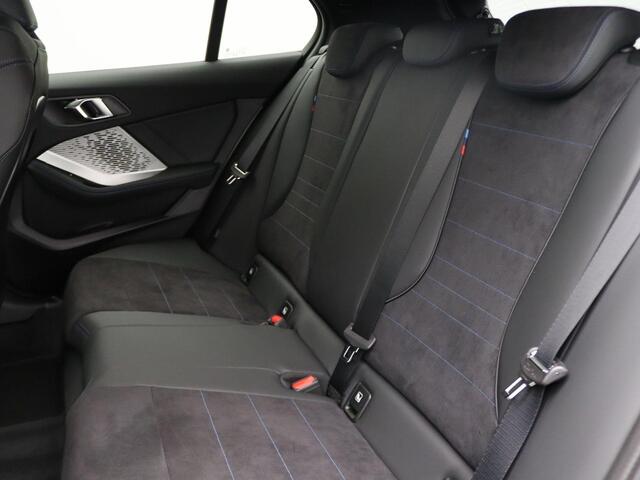 BMW 1-SERIE 120 M Sportpakket Pro | Premium Pack | M Adaptief Onderstel | Parking Assistant | 18''