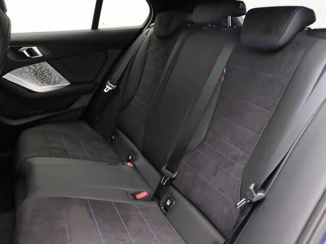 BMW 1-SERIE 120 M Sportpakket Pro | Premium Pack | Stuurwielrand Verwarmd | Achteruitrijcamera | Driving Assistant | 18''