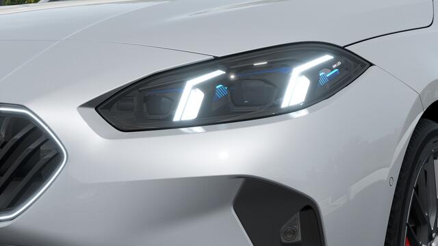 BMW 1-SERIE 120 High Executive M Sport Automaat / Sportstoelen / Adaptieve LED / Comfort Access / M Adaptief onderstel / Head-Up / Parking Assistant Plus / Stuurverwarming