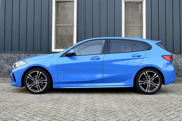 BMW 1-SERIE 118i M-Sport Rijklaarprijs-Garantie Navigatie Led Apple carplay Camera Electr Klep Trekhaak