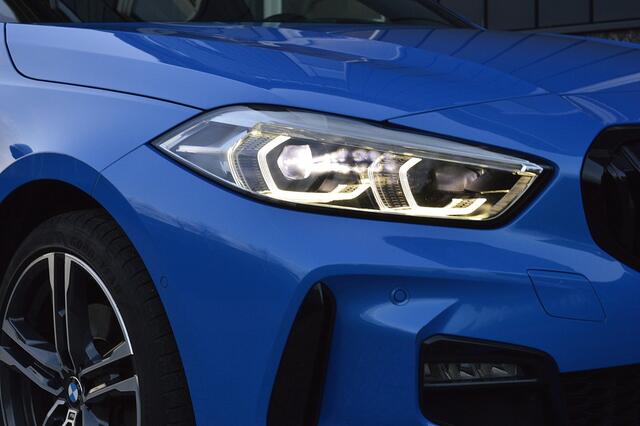 BMW 1-SERIE 118i M-Sport Rijklaarprijs-Garantie Navigatie Led Apple carplay Camera Electr Klep Trekhaak