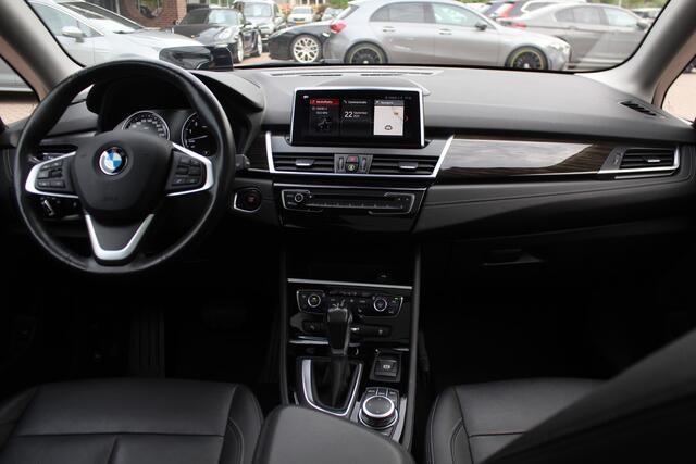BMW 2-SERIE Active Tourer 225xe iPerformance High Exe. / Panoramadak / Camera / Head-up / Leder / Keyless / Navigatie / DAB / Stuurverwarming / Cruise Control