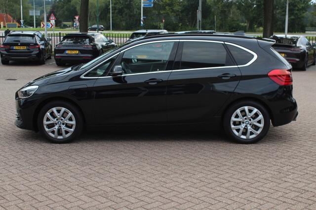BMW 2-SERIE Active Tourer 225xe iPerformance High Exe. / Panoramadak / Camera / Head-up / Leder / Keyless / Navigatie / DAB / Stuurverwarming / Cruise Control
