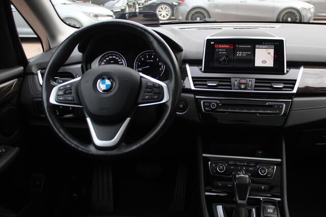 BMW 2-SERIE Active Tourer 225xe iPerformance High Exe. / Panoramadak / Camera / Head-up / Leder / Keyless / Navigatie / DAB / Stuurverwarming / Cruise Control