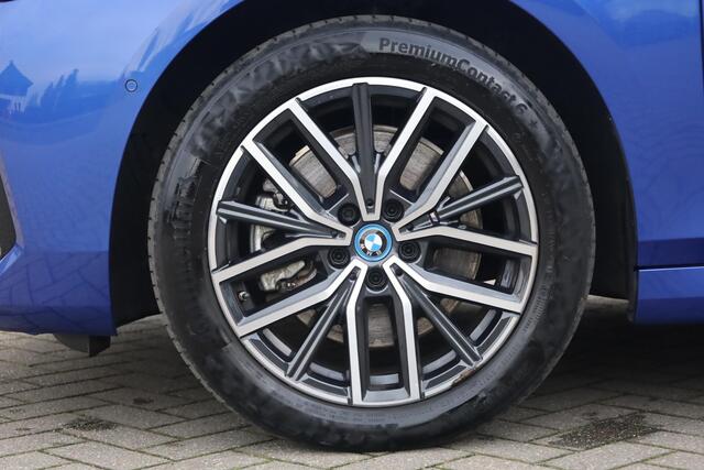 BMW 2-SERIE Active Tourer 230e xDrive 326PK / 240kW, Alarm klasse III, comfort pakket (hifi premium + elektrisch verstelbare bestuurdersstoel), driving assistance professional (adaptieve cruise control (acc), dodehoek sensor, rijbaan assistentie), innovation pack (he