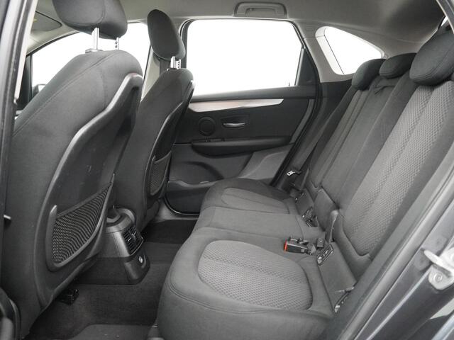 BMW 2-SERIE Active Tourer 218i High Executive Trekhaak|Airco|Navigatie|Cruise controle