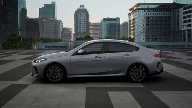 BMW 2-SERIE Gran Coupé 220 M Sport Automaat / Sportstoelen / Adaptieve LED / M Adaptief onderstel / Comfort Access / Parking Assistant / Stoelverwarming