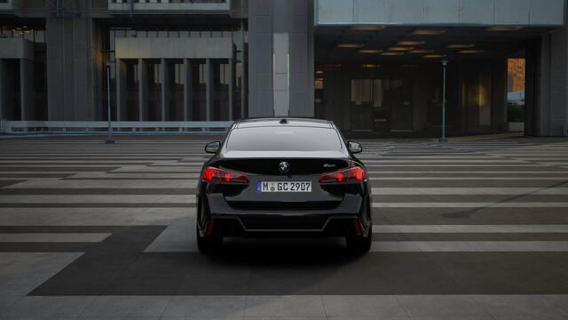 BMW 2-SERIE Gran Coupé 220 M Sport Automaat / Sportstoelen / Adaptieve LED / Comfort Access / M Adaptief onderstel / Parking Assistant / Stoelverwarming