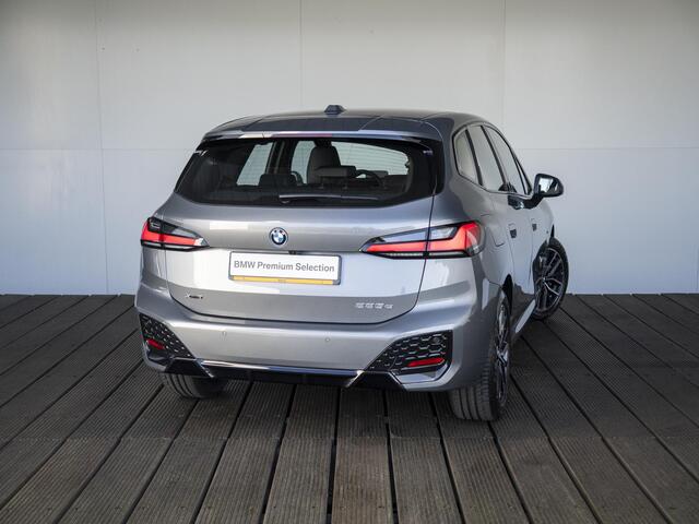 BMW 2-SERIE Active Tourer 225e xDrive | M Sport Pakket | Innovation Pack | 18" | Head-Up Display | Verwarmd Stuurwiel | Trekhaak
