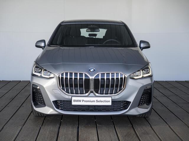 BMW 2-SERIE Active Tourer 225e xDrive | M Sport Pakket | Innovation Pack | 18" | Head-Up Display | Verwarmd Stuurwiel | Trekhaak