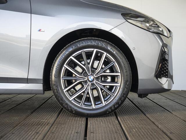 BMW 2-SERIE Active Tourer 225e xDrive | M Sport Pakket | Innovation Pack | 18" | Head-Up Display | Verwarmd Stuurwiel | Trekhaak