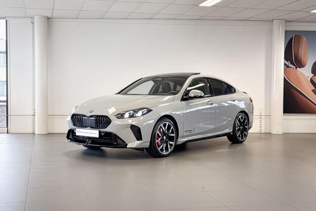 BMW 2-SERIE Gran Coupé 220 M Sport Design Edition | M Sport | Stoelverwarming | Glazen Panoramadak | Trekhaak |