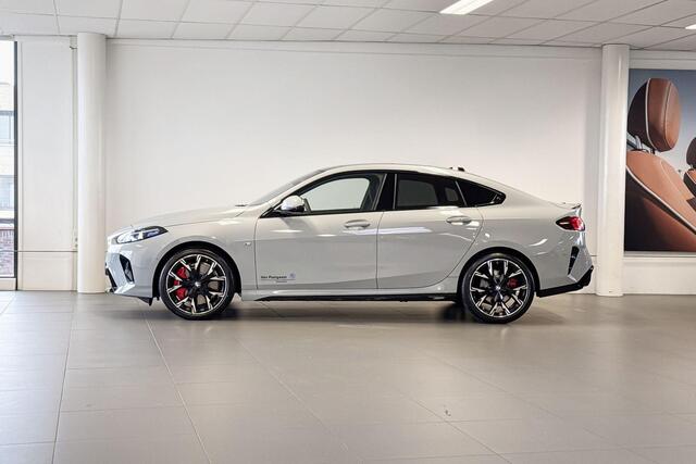 BMW 2-SERIE Gran Coupé 220 M Sport Design Edition | M Sport | Stoelverwarming | Glazen Panoramadak | Trekhaak |