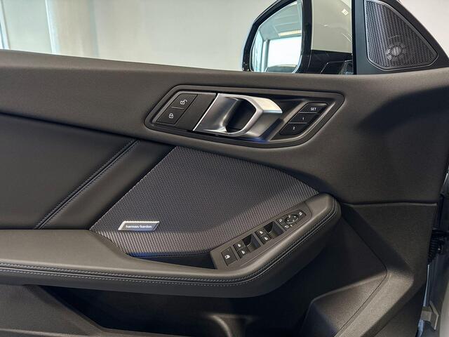 BMW 2-SERIE Gran Coupé 220 M Sport Design Edition | M Sport | Stoelverwarming | Glazen Panoramadak | Trekhaak |