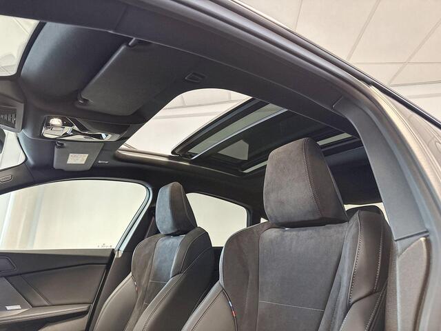 BMW 2-SERIE Gran Coupé 220 M Sport Design Edition | M Sport | Stoelverwarming | Glazen Panoramadak | Trekhaak |