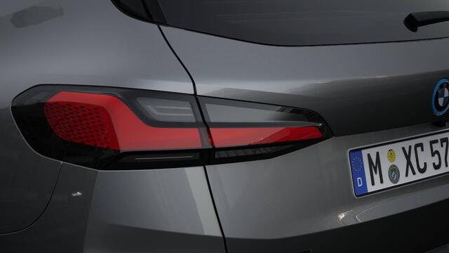 BMW 2-SERIE Active Tourer 225e xDrive High Executive M Sport Automaat / Trekhaak / Sportstoelen / Adaptieve LED / M Adaptief onderstel / Comfort Access / Parking Assistant Plus / Head-Up