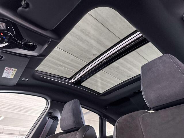 BMW 2-SERIE Gran Coupé 220 | M Sportpakket Pro | Glazen panoramadak