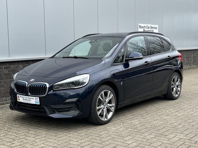BMW 2-SERIE Active Tourer | 225xe iPerformance | Pano | Harman K | Head-up | High Executive | 18" | Sportline | Interesse, Proefrit? Bel of app met: 06-24 28 28 42
