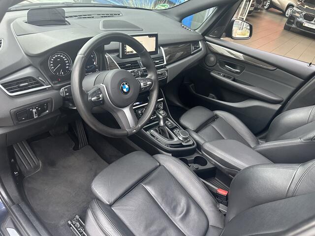 BMW 2-SERIE Active Tourer | 225xe iPerformance | Pano | Harman K | Head-up | High Executive | 18" | Sportline | Interesse, Proefrit? Bel of app met: 06-24 28 28 42
