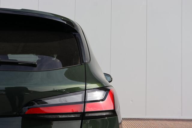 BMW 2-SERIE Active Tourer 225e xDrive Premium Pack/ Comfort Pack/ Travel Pack/ Panoramadak/ Verwarmd Stuurwiel/ Comfort Acces/ Elektrische Trekhaak/