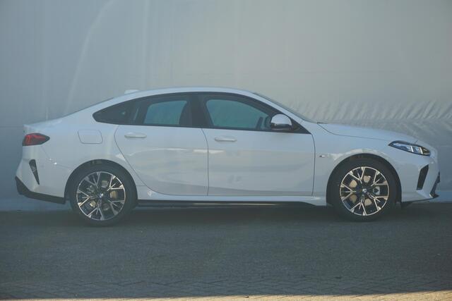 BMW 2-SERIE Gran Coupé 220 M Sport / Premium Pack