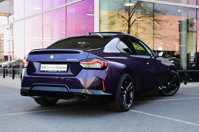 BMW 2-SERIE Coupé M240i High Executive Automaat / Trekhaak / M Sportstoelen / Adaptieve LED / M Adaptief onderstel / Active Cruise Control / Comfort Access