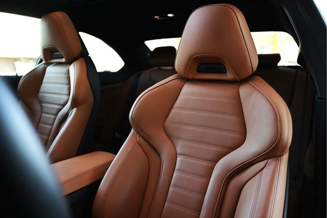 BMW 2-SERIE Coupé M240i High Executive Automaat / Trekhaak / M Sportstoelen / Adaptieve LED / M Adaptief onderstel / Active Cruise Control / Comfort Access