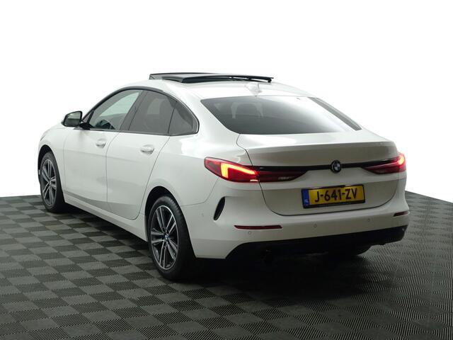 BMW 2-SERIE Gran Coupé 218i M Executive Edition Aut- Panoramadak, Stuur/Stoelverwarming, Sfeerverlichting, Carplay, Sport Interieur