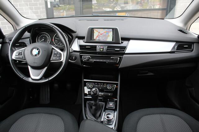BMW 2-SERIE Active Tourer 216i Centennial High Executive / Navigatie / Led / Trekhaak / N.A.P.