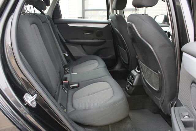 BMW 2-SERIE Active Tourer 216i Centennial High Executive / Navigatie / Led / Trekhaak / N.A.P.
