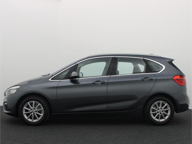 BMW 2-SERIE Active Tourer 216i Centennial High Executive TREKHAAK / STOELVERW / NAVI / CLIMA / PDC / FULL LED / NL-AUTO