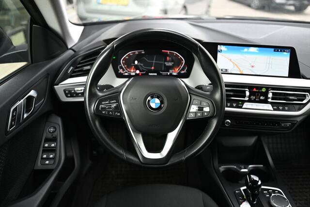 BMW 2-SERIE Gran Coupé 220i Executive Automaat / Adaptieve LED / Live Cockpit Professional / Cruise Control / Extra getint glas achter
