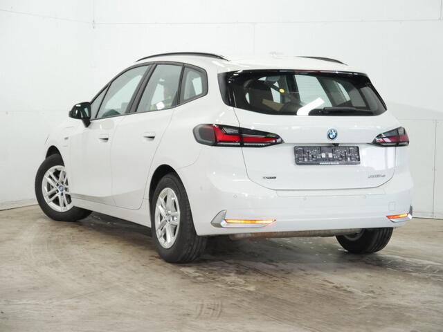 BMW 2-SERIE Active Tourer 225e xDrive | Driving Assistant Professional | Stoelverwarming |