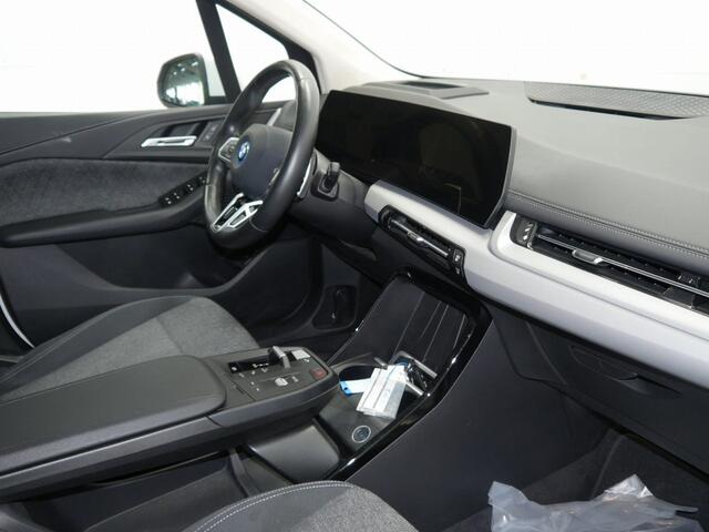 BMW 2-SERIE Active Tourer 225e xDrive | Driving Assistant Professional | Stoelverwarming |