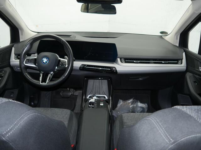 BMW 2-SERIE Active Tourer 225e xDrive | Driving Assistant Professional | Stoelverwarming |