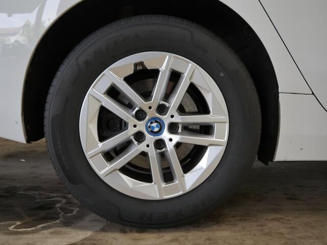 BMW 2-SERIE Active Tourer 225e xDrive | Driving Assistant Professional | Stoelverwarming |