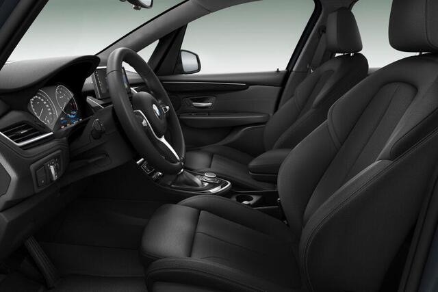 BMW 2-SERIE Active Tourer 225xe High Executive / Parking Pack / Navigatiesysteem Professional / Head-Up / Elektrische Achterklep / LED Koplampen / 18 Inch