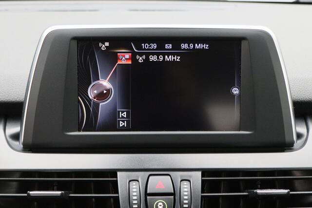 BMW 2-SERIE Active Tourer 218i Essential Automaat Cruise, Stoelverwarming, LED, Climate, PDC