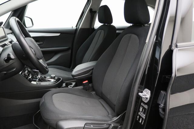 BMW 2-SERIE Active Tourer 218i Essential Automaat Cruise, Stoelverwarming, LED, Climate, PDC