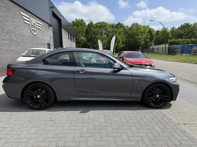 BMW 2-SERIE Coupé 218i High Executive Edition | 1E EIGENAAR | 12MND GARANTIE | NL AUTO | DAB | LED | NAVI | CRUISE | LEDER | LMV |