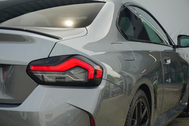 BMW 2-SERIE Coupé 220i M Sportpakket Pro 19'' / Schuif-/kanteldak / Harman Kardon / Stuur-stoelverwarming / M Sportremsysteem