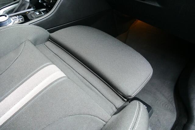 BMW 2-SERIE Active Tourer 218i High Executive. Elek A Klep, Navi, Clima, Led Koplampen, Afn Haak 1300kg