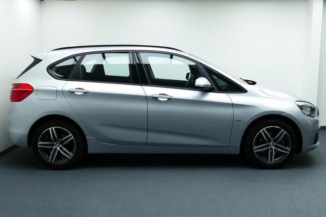 BMW 2-SERIE Active Tourer 218i High Executive. Elek A Klep, Navi, Clima, Led Koplampen, Afn Haak 1300kg