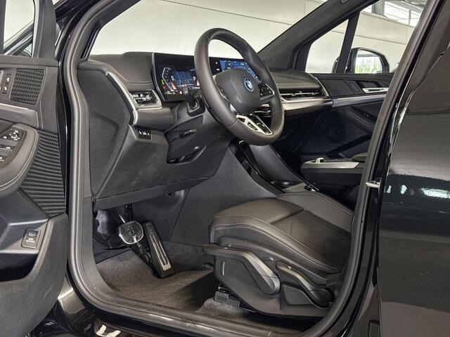 BMW 2-SERIE Active Tourer 225e xDrive | Stuurwielrand verwarmd | Glazen panoramadak