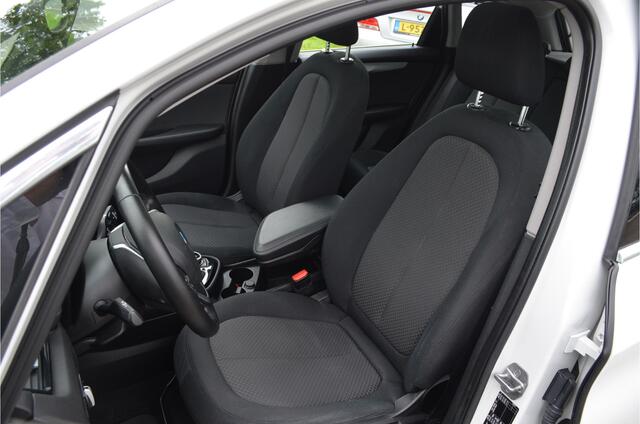 BMW 2-SERIE Active Tourer 225xe Panoramadak | Comfort access | Led koplampen | Stoelverwarming |
