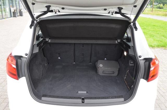 BMW 2-SERIE Active Tourer 225xe Panoramadak | Comfort access | Led koplampen | Stoelverwarming |