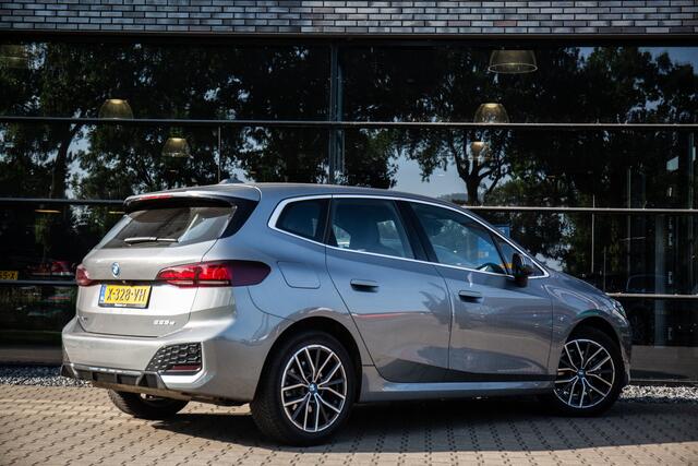 BMW 2-SERIE Active Tourer 225e xDrive M-Sport , Trekhaak , Sportstoelen